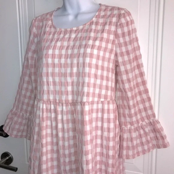 UO Exclusive pink & white textured checked bell ls babydoll dress size XS in EUC - Picture 8 of 16